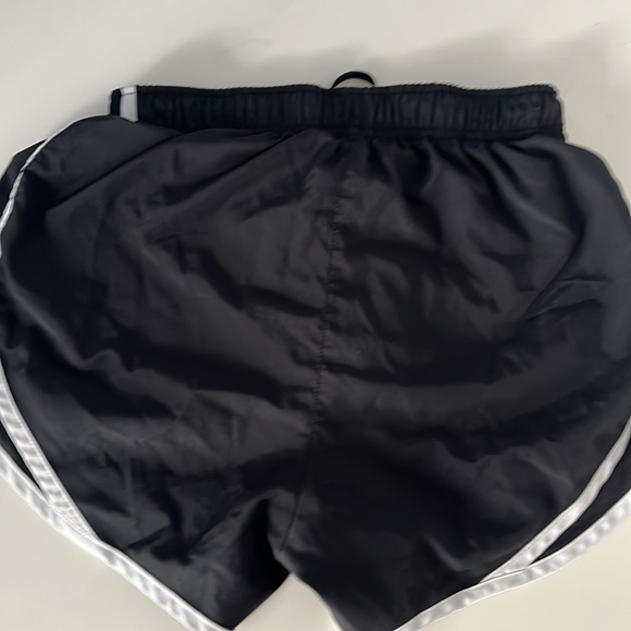 Nike running shorts - Picture 2 of 2